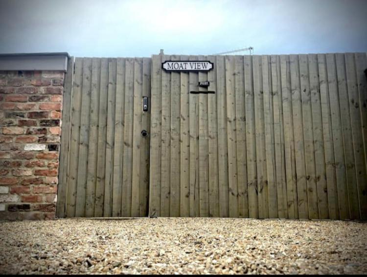 Moat View Free Parking, Central, Ev Plug York Dış mekan fotoğraf